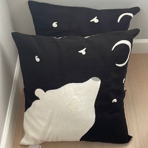 2 NWT Crate & Barrel winter polar bear pillow covers with inserts!